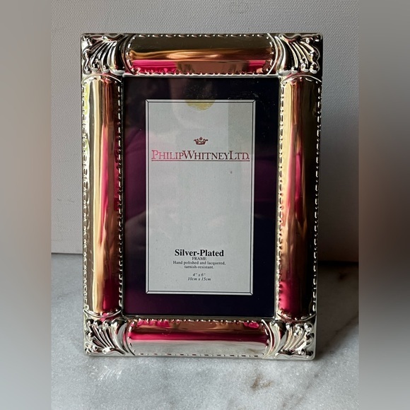 Philip Whitney ltd Other - Silver-Plated Photo Frame for 4”x6” photo
